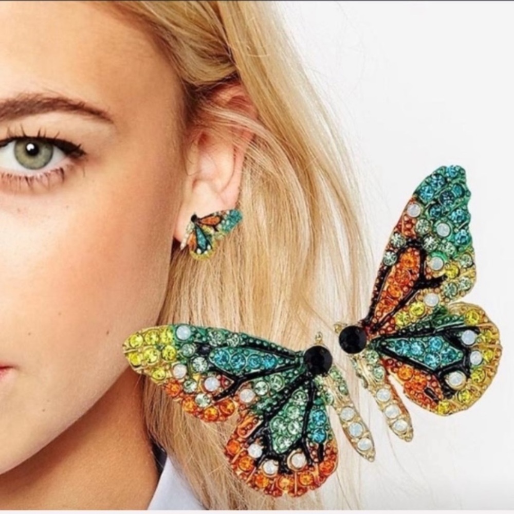 LAST PAIR! 5 stars ⭐️ FP 🦋 rhinestone earrings
